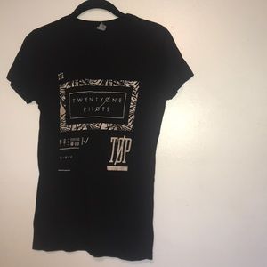 Twenty One Pilots tee Medium